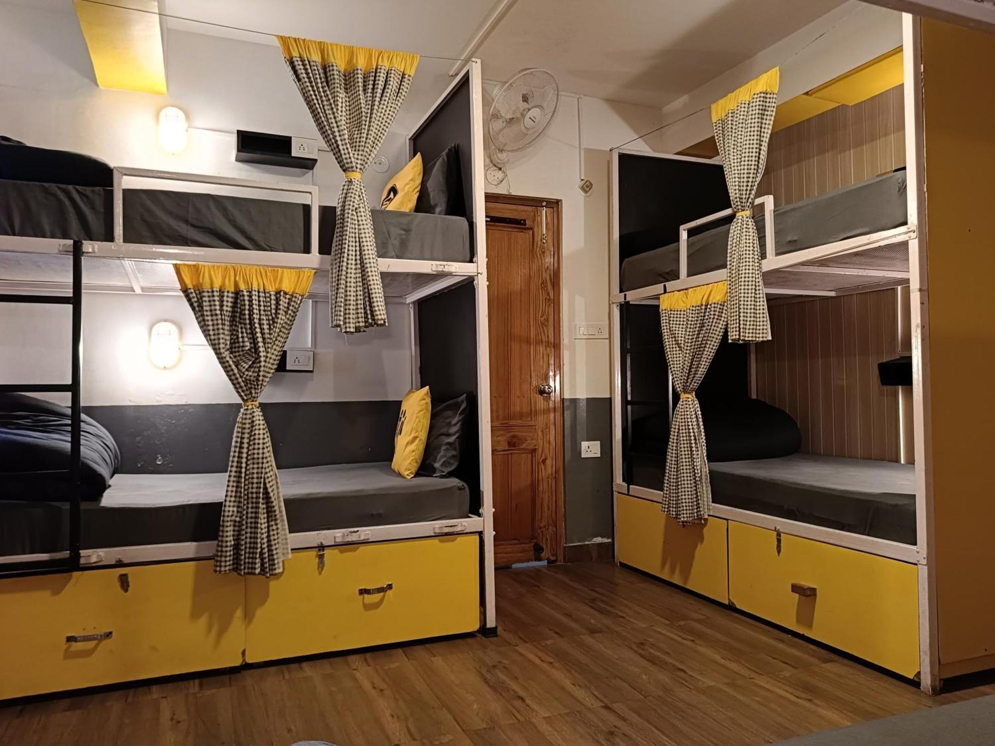The Hosteller Mussoorie, Mall Road ภายนอก รูปภาพ